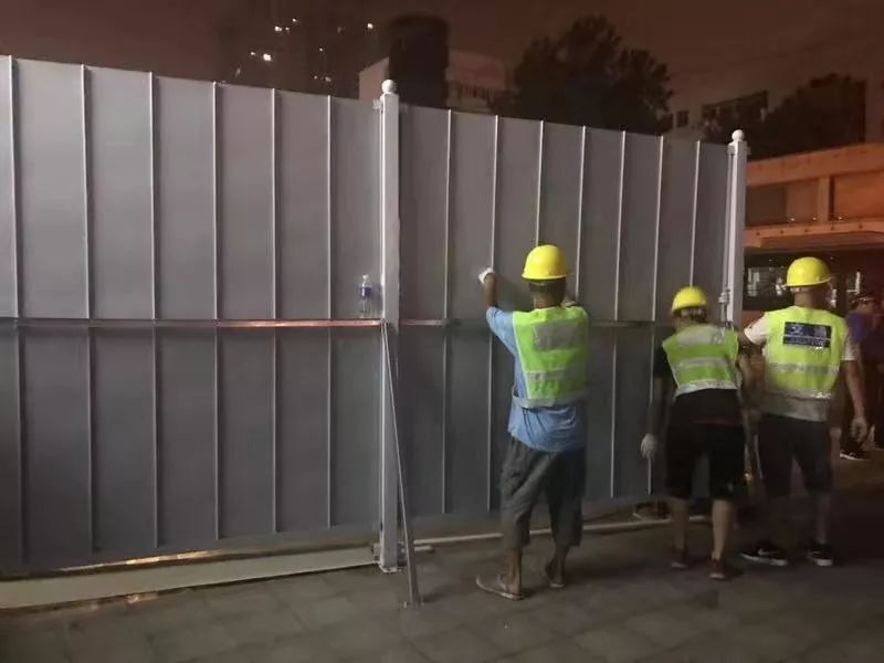 雁塔汉口二七路围挡施工